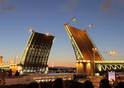 ВЫХОДНЫЕ В НЕСРАВНЕННОМ САНКТ-ПЕТЕРБУРГЕ